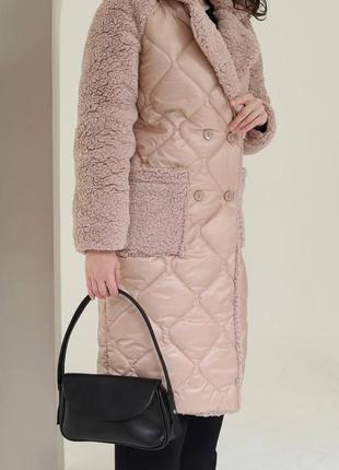 Теплая зимняя куртка пальто стеганая плащевка на синтепоне с мехом барашек с карманами свободного прямого кроя тепла зимняя4 фото
