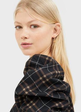 Стильное платье в клетку stradivarius. 2