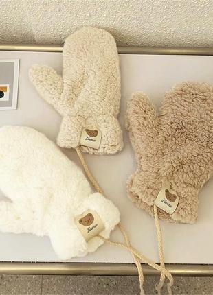 Перчатки меховые тедди со шнурком (teddy, медведь, мишка, каракуль) темно-бежевый, унисекс wuke2 фото