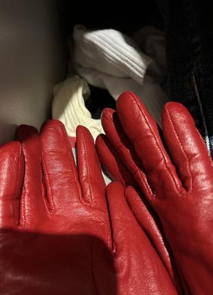 Ідеальні шкіряні трендові червоні рукавички7 фото