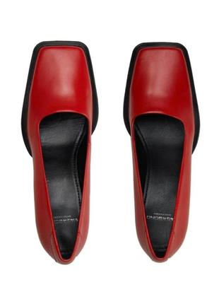 Красный трендовые туфли квадратным носком🔹блочной каблук vagabond edwina(размер 37)2 фото