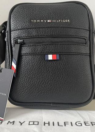 Оригинальная мужская сумка tommy hilfiger черного цвета из натуральной кожи1 фото