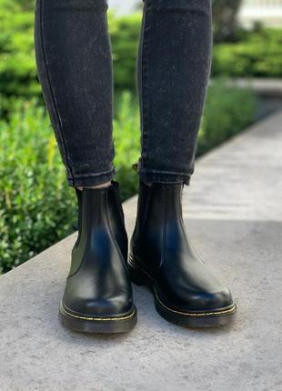 Женские ботинки челси черные кожаные dr. martens chelsea black2 фото