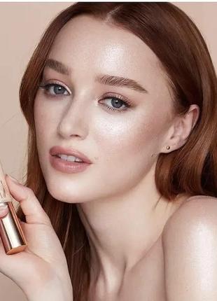 Тональна основа charlotte tilbury beautiful skin medium coverage liquid foundation with hyaluronic acid3 фото