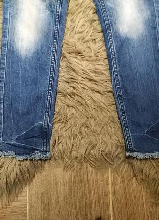 Фирменные джинсы с вышитыми цветами для девочки 7-8 лет3 фото