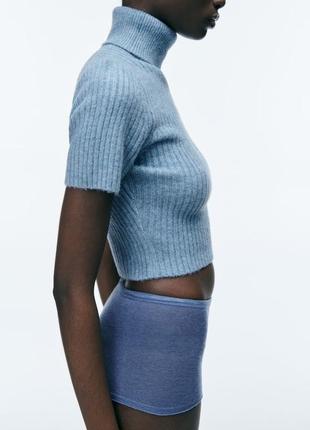 Трикотажный свитер в рубчик с короткими рукавами3 фото