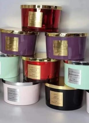 Велика ароматизована свічка 1 кг aromatherapy home в асортименті аромасвічка1 фото