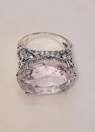 Кольцо с розовым топазом