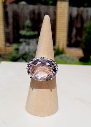 Кольцо с розовым топазом