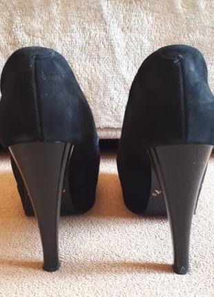 Туфли замшевые черные на высоком каблуке5 фото