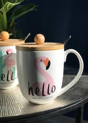 Чашка керамическая с крышкой и ложкой хеллоу фламинго, 3501 фото