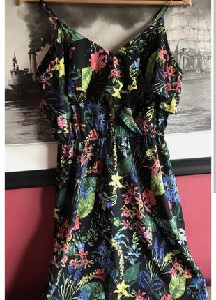 Красивое женское легкое платье в цветочный принт