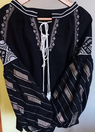 Жіноча вишита сорочка, вишиванка в етнічному стилі чорна