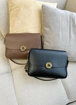 Черная женская сумка среднего размера