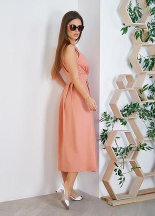 Розовое платье с декольте на запах2 фото