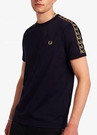 Футболки fred perry на лампасах