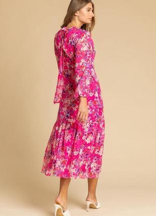 Новое яркое и очень красивое ярусное платье-миди с цветочным принтом4 фото