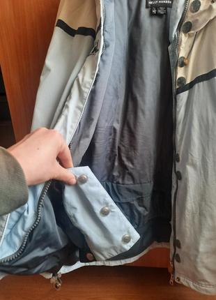 Гірськолижна курточка пуховик куртка вітровка від helly hansen7 фото