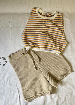 Вязаный домашний комплект бежевые шорты + топ в полоску zara