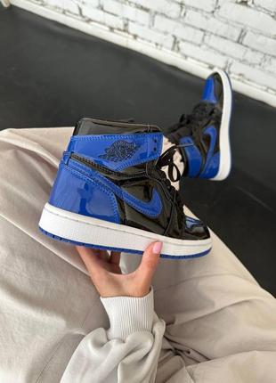 Жіночі кросівки найк nike air jordan retro 1 “patent royal blue” premium2 фото