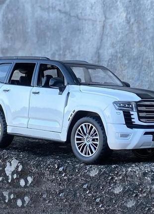 Машинка игрушка toyota land cruiser 300 детская металлическая коллекционная 1:32