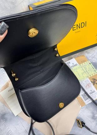 Модна шкіряна сумка в стиле fendi чорного кольору5 фото
