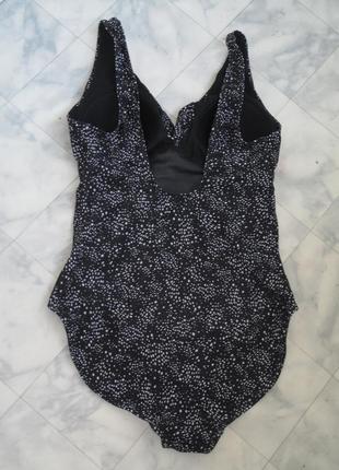 Слитный комфортный чёрно-белый купальник6 фото