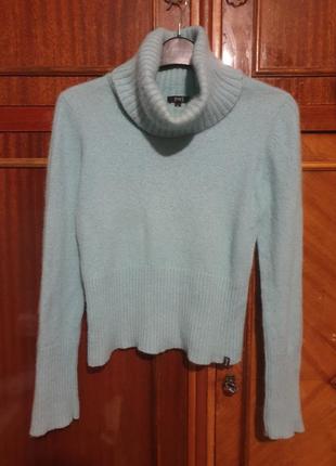 Свитер с высоким горлом гольф