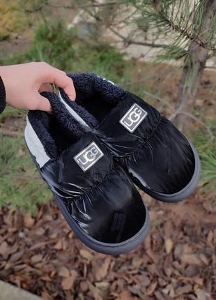 Черные дутики тапки теплые слипоны мокасины угги ботинки лоферы ugg