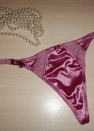 Атласные трусики стринги triumph p.38