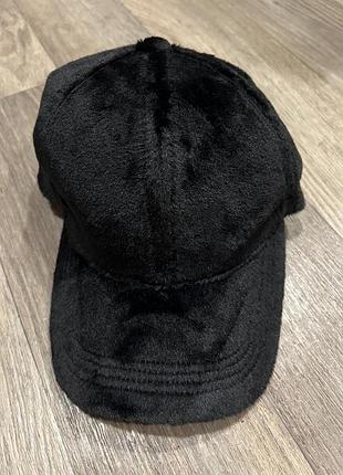 Нова чорна жіноча велюрова кепка