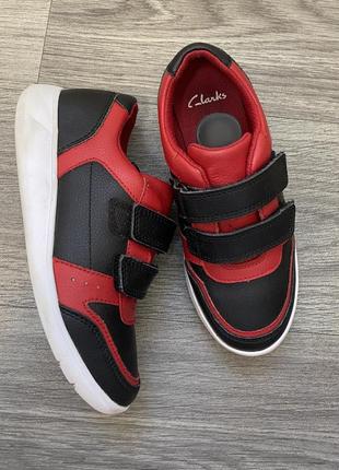 Кроссовки clarks