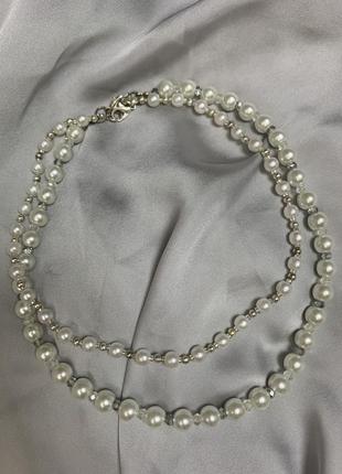 Ожерелье жемчужное с хрустальными бусинами.