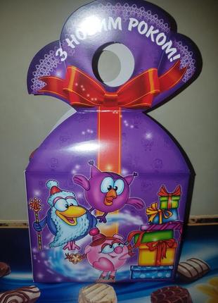 Подарункова коробка для новорічного подарунку смішарики1 фото