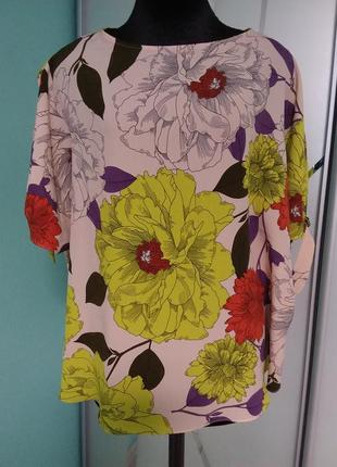 Летняя яркая блуза с открытыми плечами в цветочный принт большого 20 размера