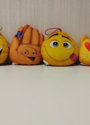 Игрушки happy meal mcdonalds: коллекция «емоджі муві»1 фото