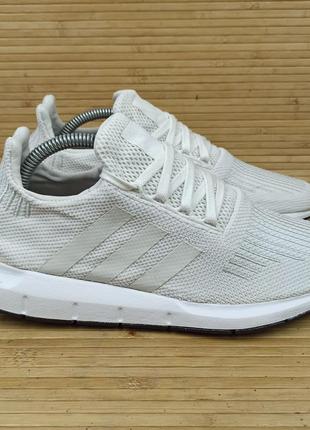 Кроссовки adidas swift run размер 44 (28 см.)