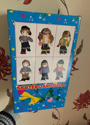 Інтерактивна лялька на скейті у подарунок3 фото