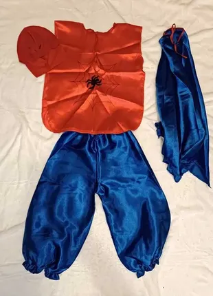 Новорічний костюм людина-павук