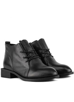 Ботинки женские кожаные черные на низком квадратном каблуке  1221б