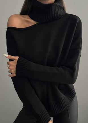 🌊🌊 свитер с вырезом на плече черный1 фото