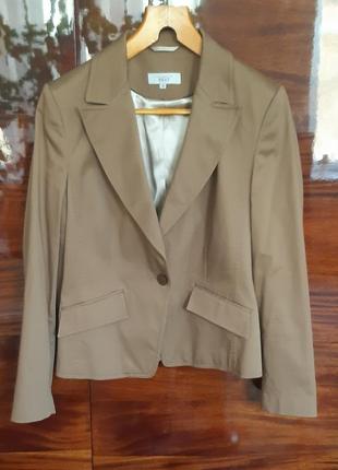 Піджак жіночий вкорочений