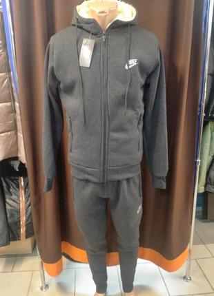 Спортивный костюм мужской,серый nike.т-5374.
размеры:48-56.
цена -1600грн
