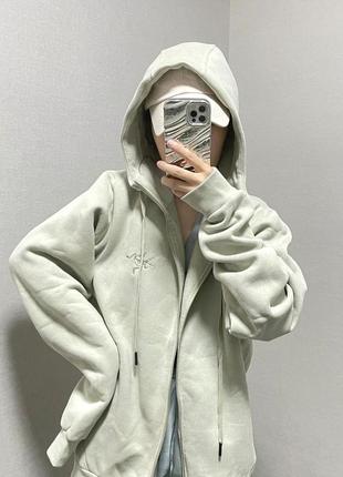 Женская кофта arc’teryx размер m