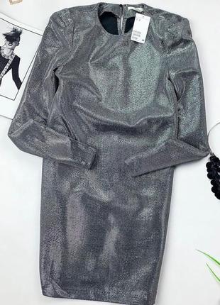 Неймовірно красива срібна сукня