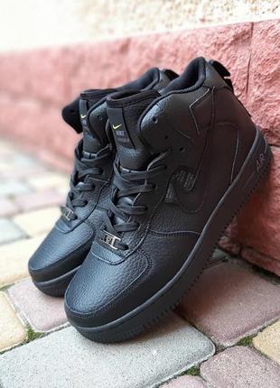 Зимові жіночі кросівки nike air force 1 high winter black fur чорного кольору з хутром