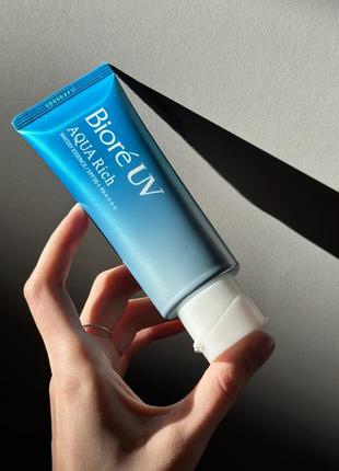 Легка сонцезахисна есенція biore uv aqua rich watery essence spf50+ pa++++ 50мл