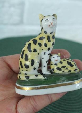Continental porcelain cat & kitten дуже гарні вінтажні котики.2 фото