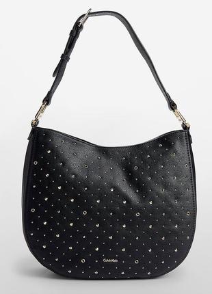 Женская черная кожаная сумка хобо calvin klein embellished
