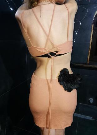 Платье shein с вырезами асимметричное мини короткое трикотажное нюдовое нюд стрейч сексуальное7 фото